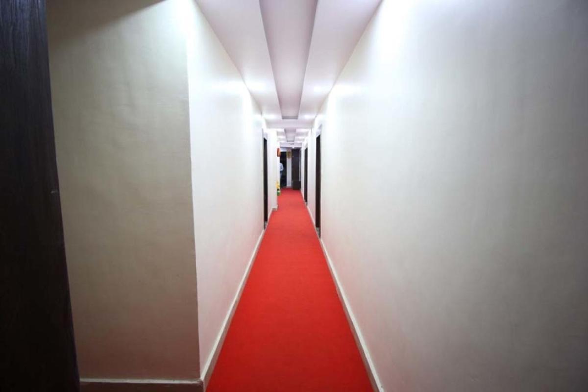 אחמדאבאד Hotel Raj Palace מראה חיצוני תמונה
