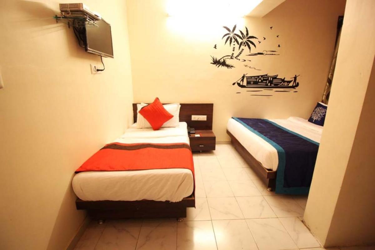 אחמדאבאד Hotel Raj Palace מראה חיצוני תמונה